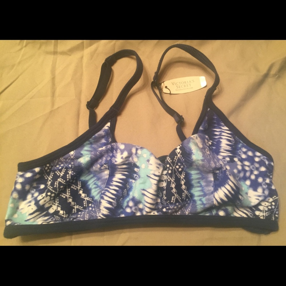 Nwt VS Bralette size M.